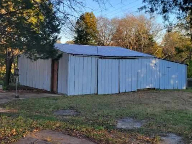 $2,050 | 688 Speck Road, Lebanon, TN 37087