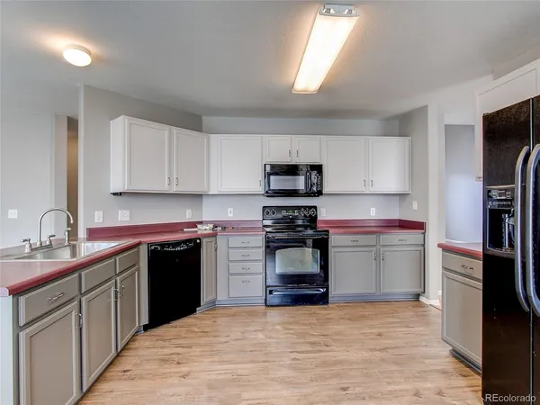 $2,950 | 98 Cherry Street, Castle Rock, CO 80104