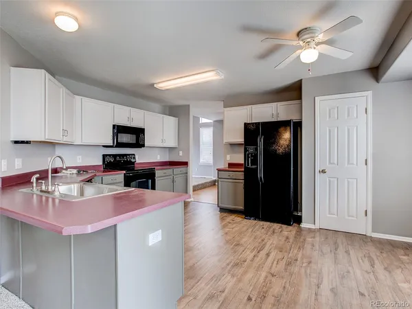 $2,950 | 98 Cherry Street, Castle Rock, CO 80104