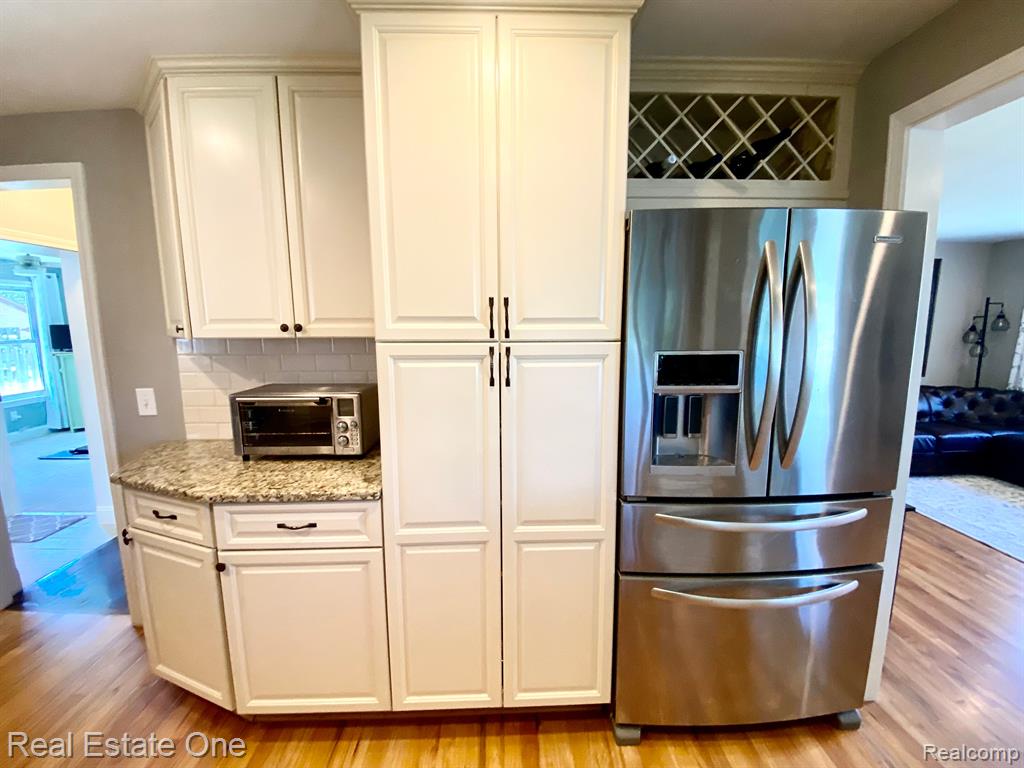 909 1st Street Rochester, MI 48307 - Photo 8 of 64