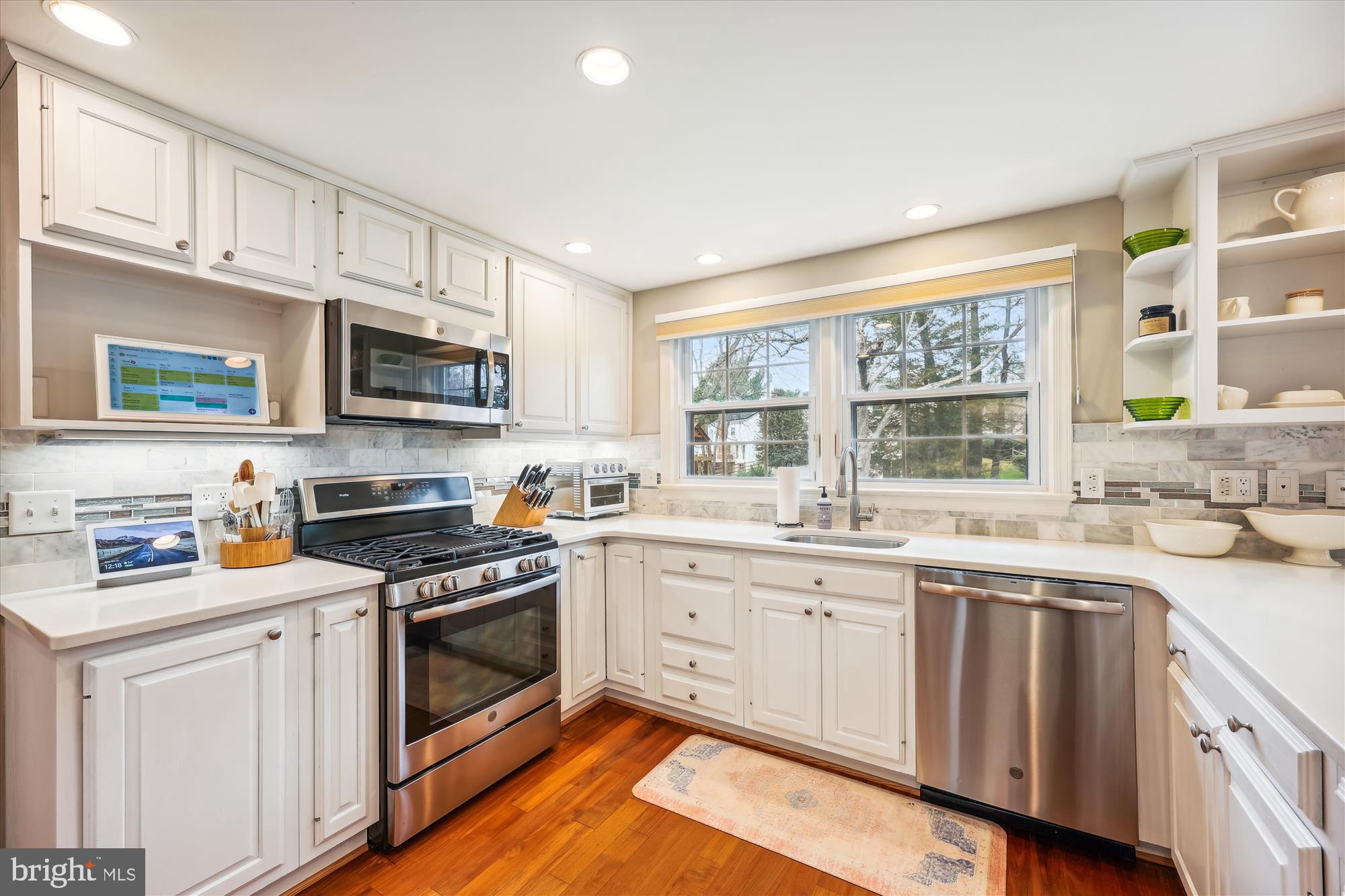 9029 Willow Valley Drive Potomac, MD 20854 - Photo 26 of 83 Kitchen