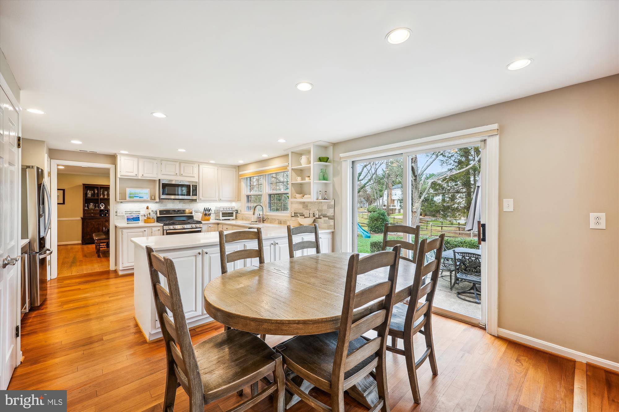 9029 Willow Valley Drive Potomac, MD 20854 - Photo 29 of 83 Breakfast Area