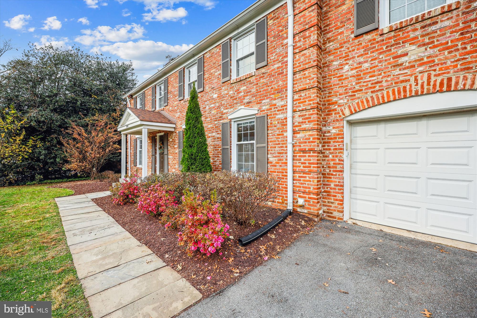 9029 Willow Valley Drive Potomac, MD 20854 - Photo 4 of 83 Walk