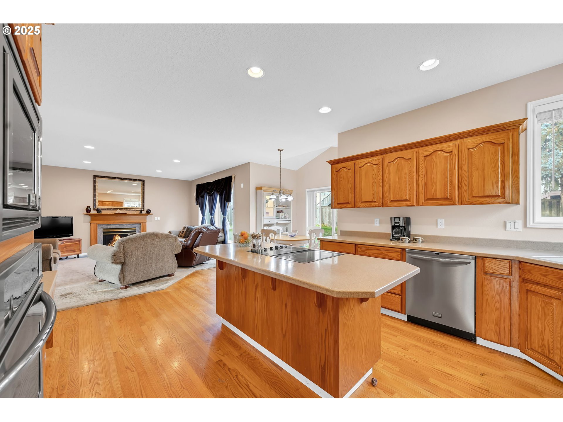 4101 Southwest 30th Court Gresham, OR 97080 - Photo 11 of 47