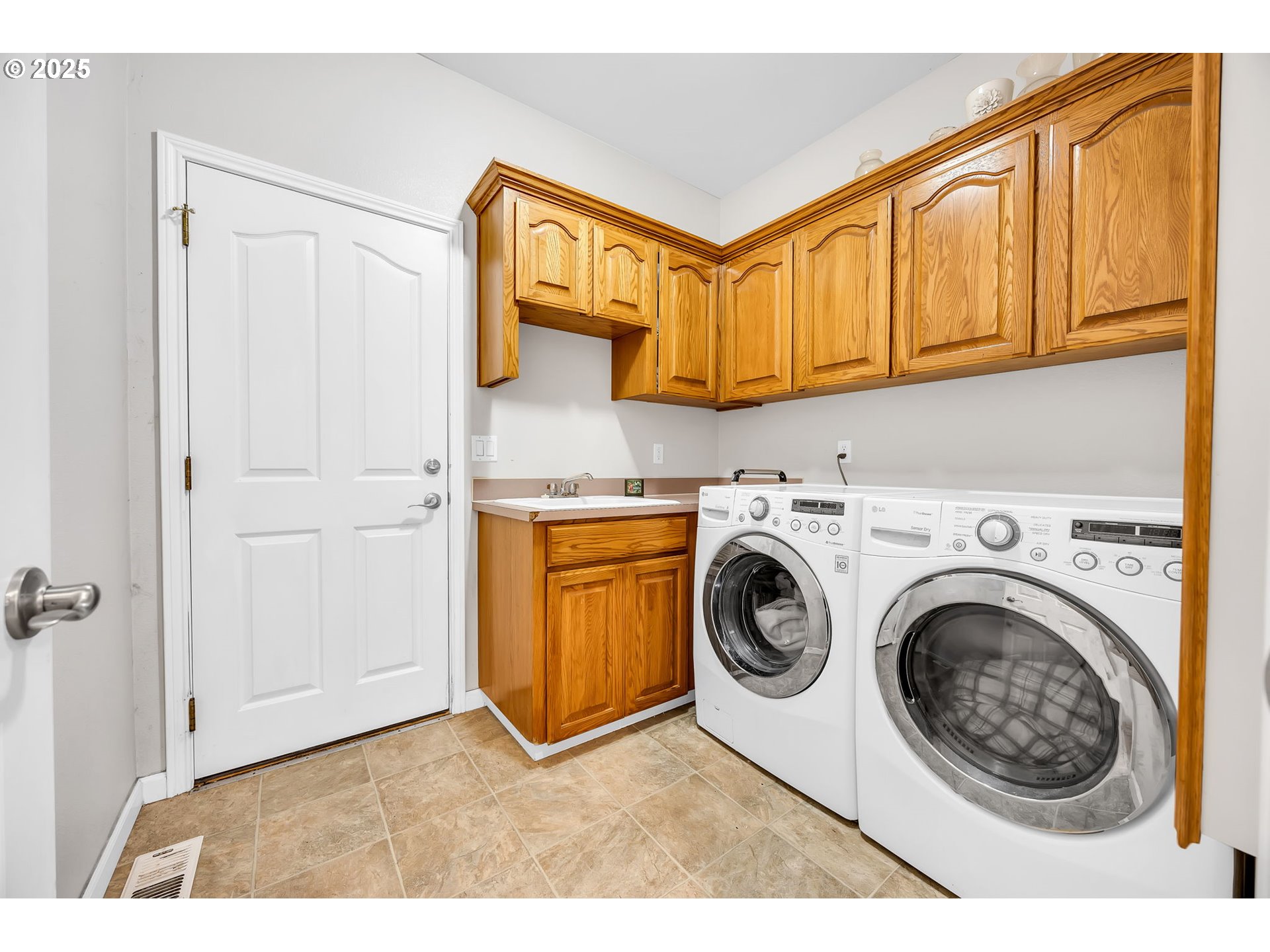 4101 Southwest 30th Court Gresham, OR 97080 - Photo 43 of 47