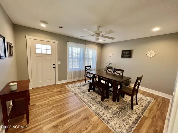 $2,200 | 709 Lorraine Circle, Wilmington, NC 28412