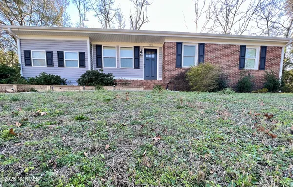 $2,200 | 709 Lorraine Circle, Wilmington, NC 28412