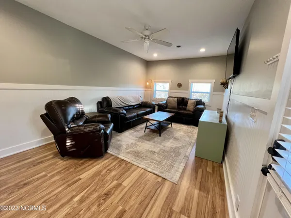 $2,200 | 709 Lorraine Circle, Wilmington, NC 28412