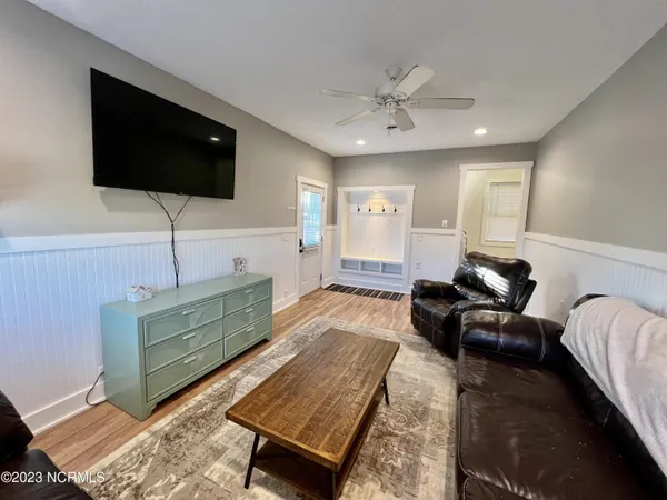 $2,200 | 709 Lorraine Circle, Wilmington, NC 28412