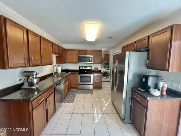 $2,200 | 709 Lorraine Circle, Wilmington, NC 28412