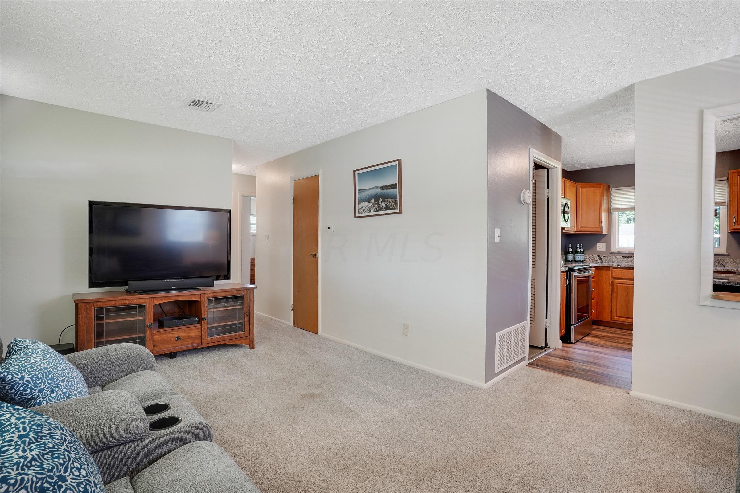 1252 Striebel Road Columbus, OH 43227 - Photo 5 of 25 Gallery Image 5