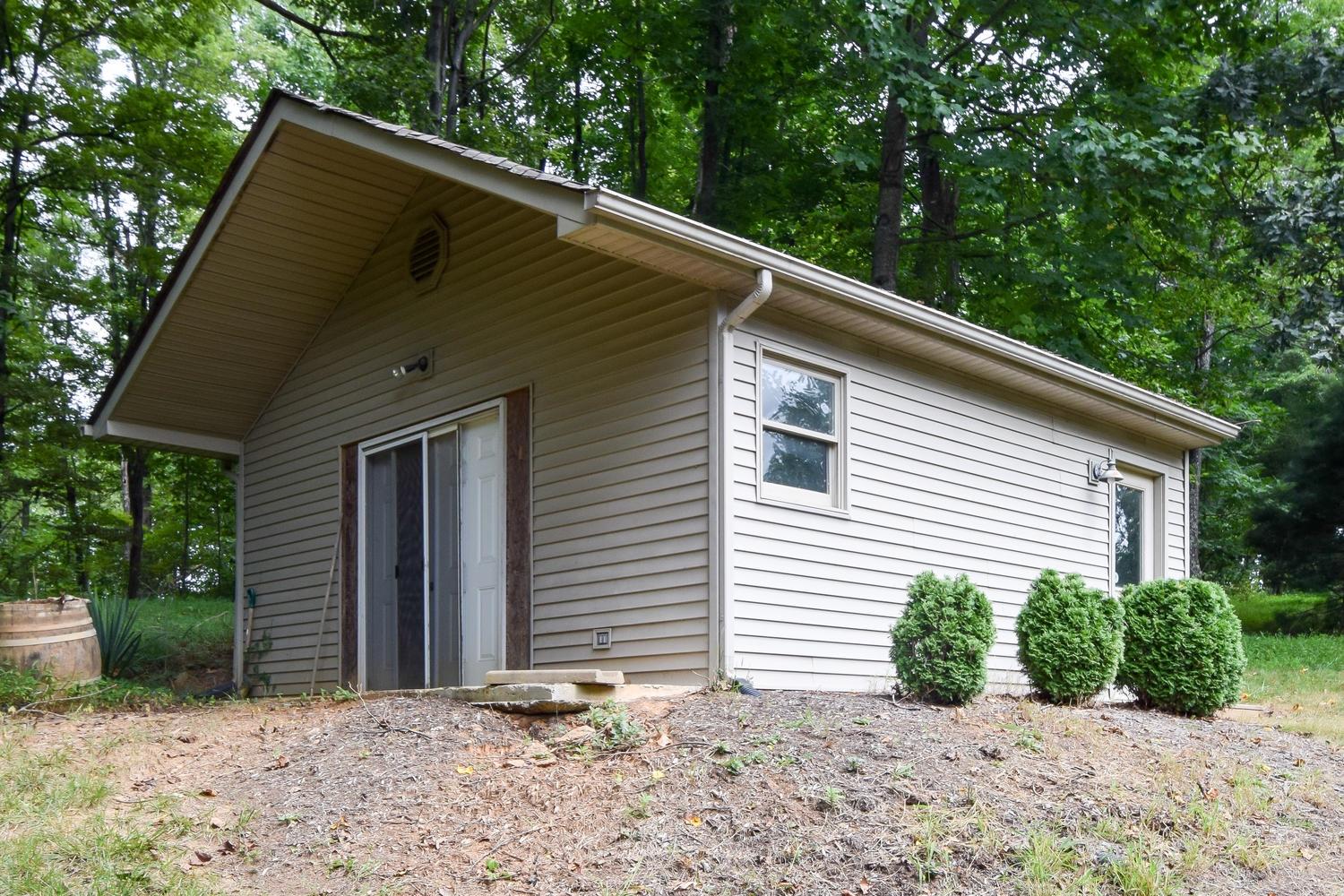 6539 Poage Valley Rd Extension Roanoke, VA 24018 - Photo 31 of 34 32