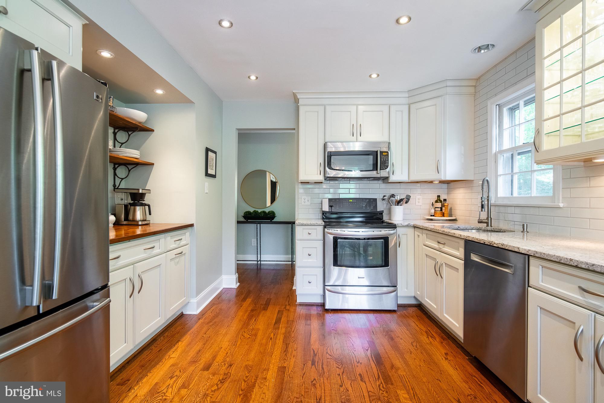 2050 Cobblestone Lane Reston, VA 20191 - Photo 9 of 36