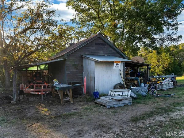 $284,000 | 590 Neff Road, Leasburg, MO 65535