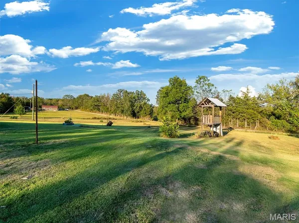 $284,000 | 590 Neff Road, Leasburg, MO 65535