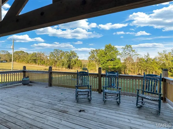 $284,000 | 590 Neff Road, Leasburg, MO 65535