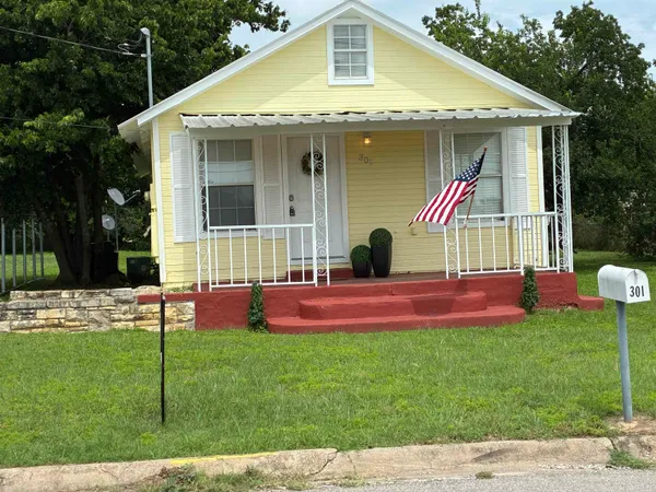 $1,500 | 301 North Rhomberg Street, Burnet, TX 78611
