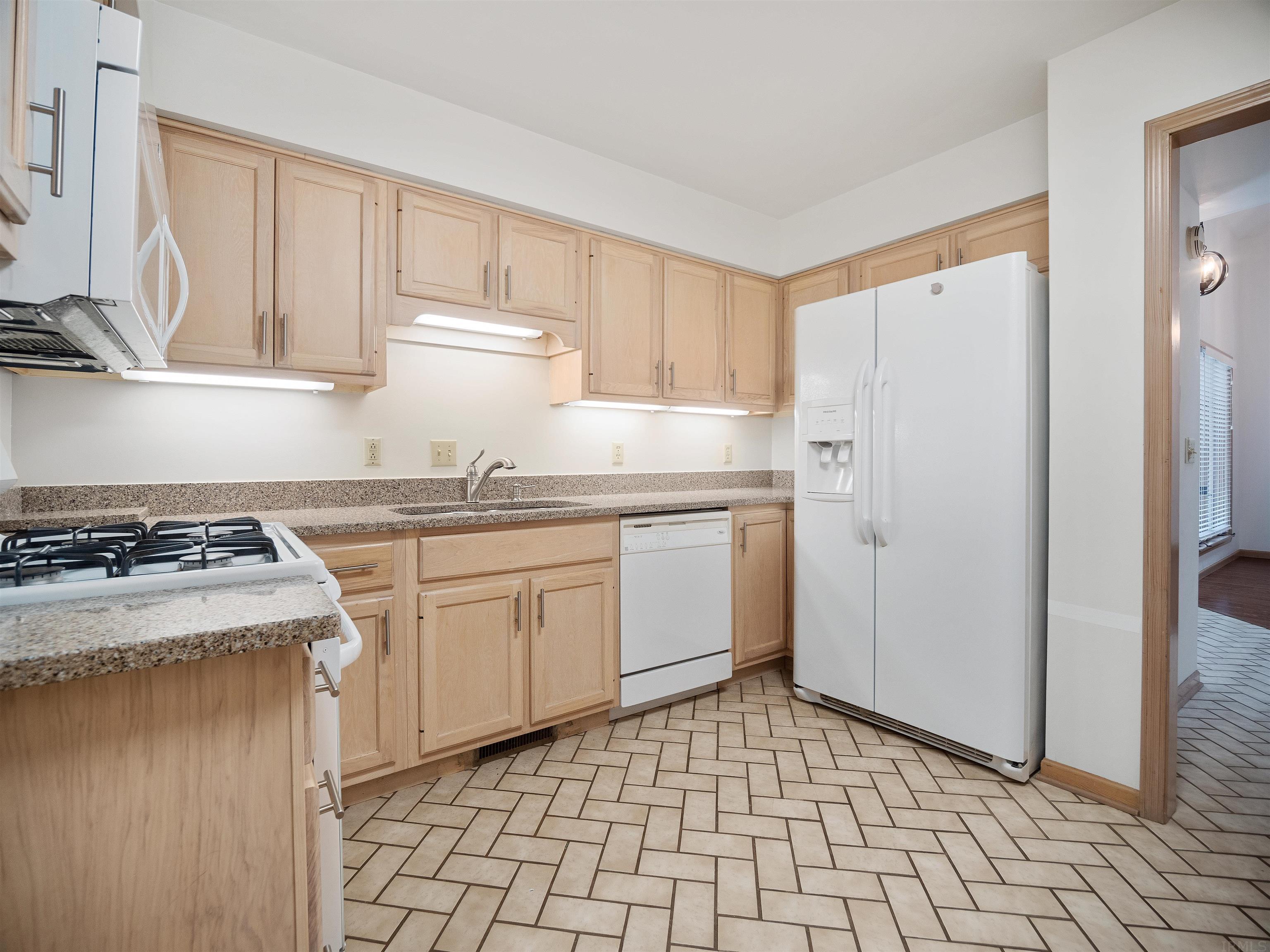 4530 Piazza Circle Fort Wayne, IN 46804 - Photo 9 of 35