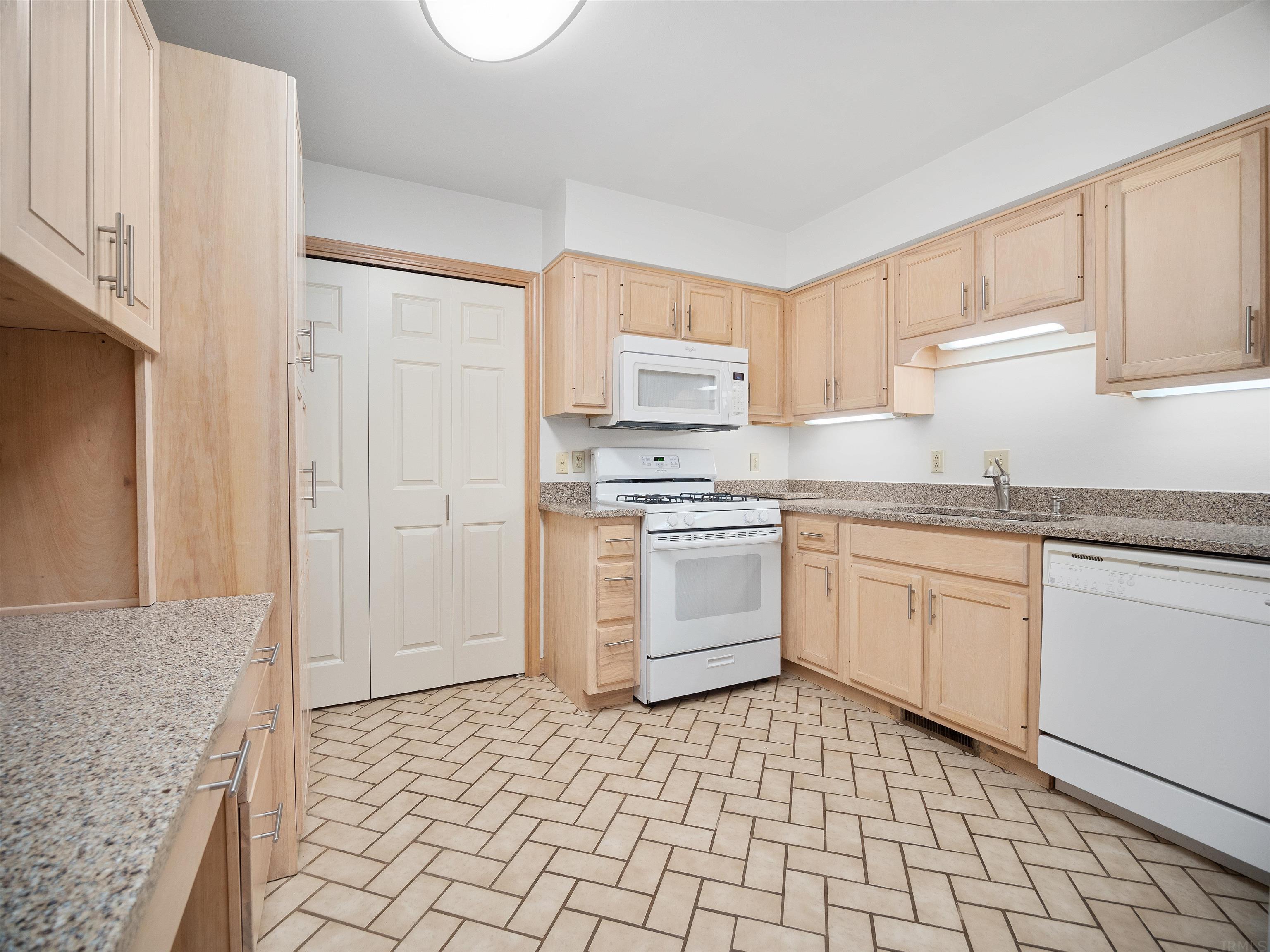 4530 Piazza Circle Fort Wayne, IN 46804 - Photo 10 of 35