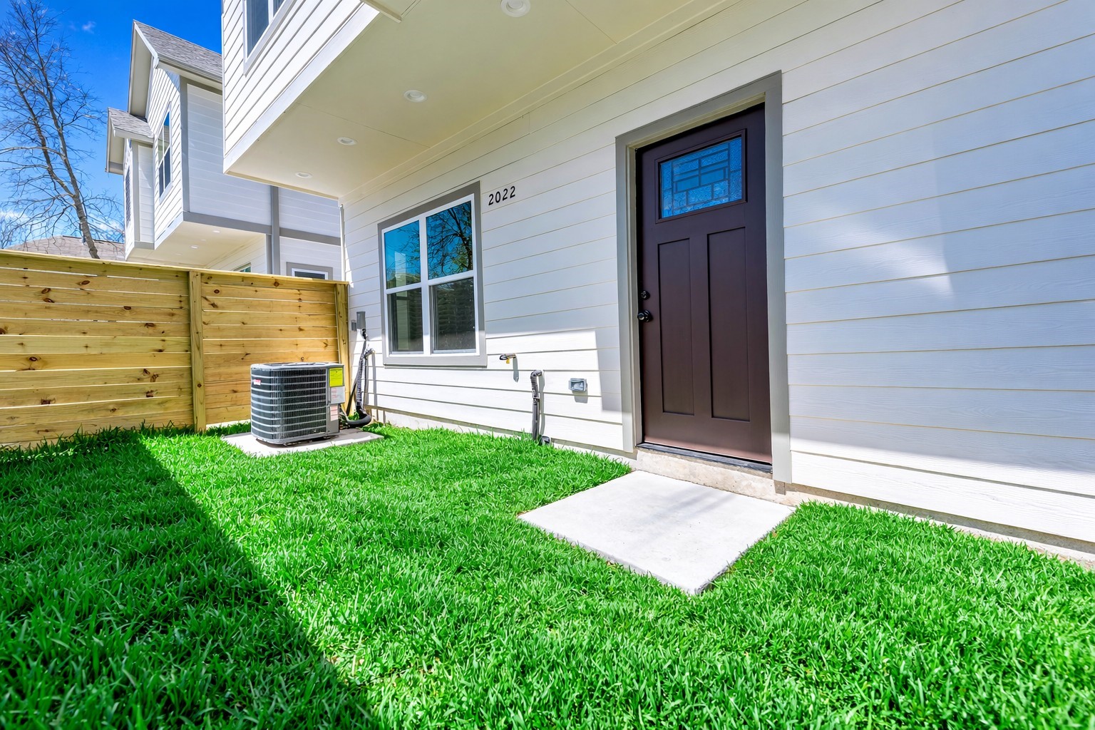 2022 Hampton Street, Unit A B Houston, TX 77088 - Photo 28 of 31 a view of a back yard of the house