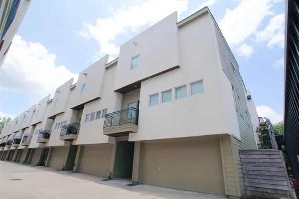 $2,950 | 4701 Caroline Street, Houston, TX 77004