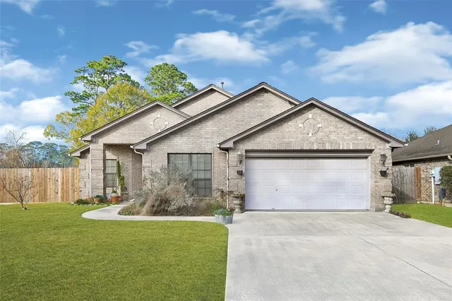 $275,000 | 5112 Bayou Drive, Dickinson, TX 77539