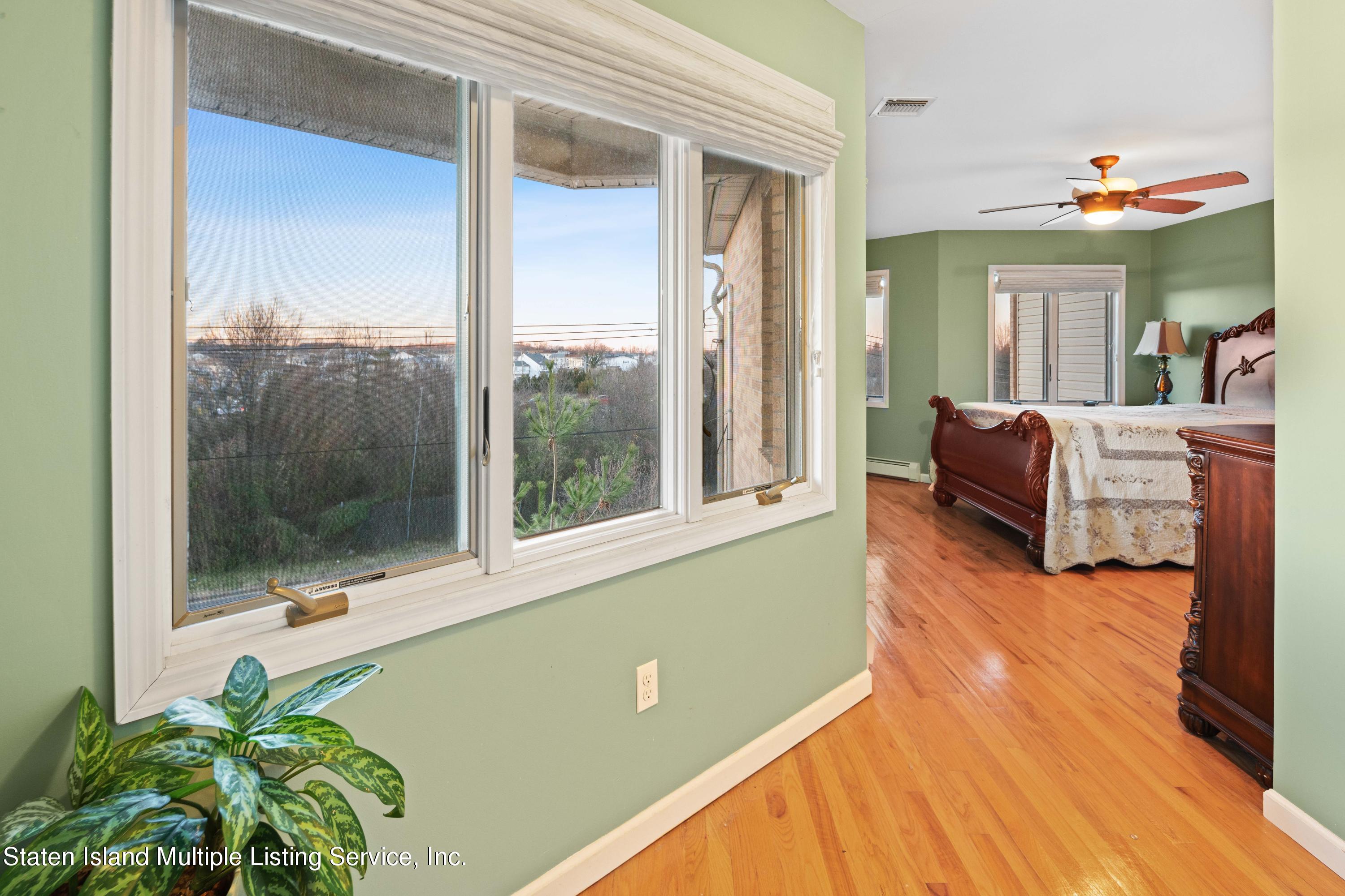 98 Brandis Avenue Staten Island, NY 10312 - Photo 25 of 36 DSC05857