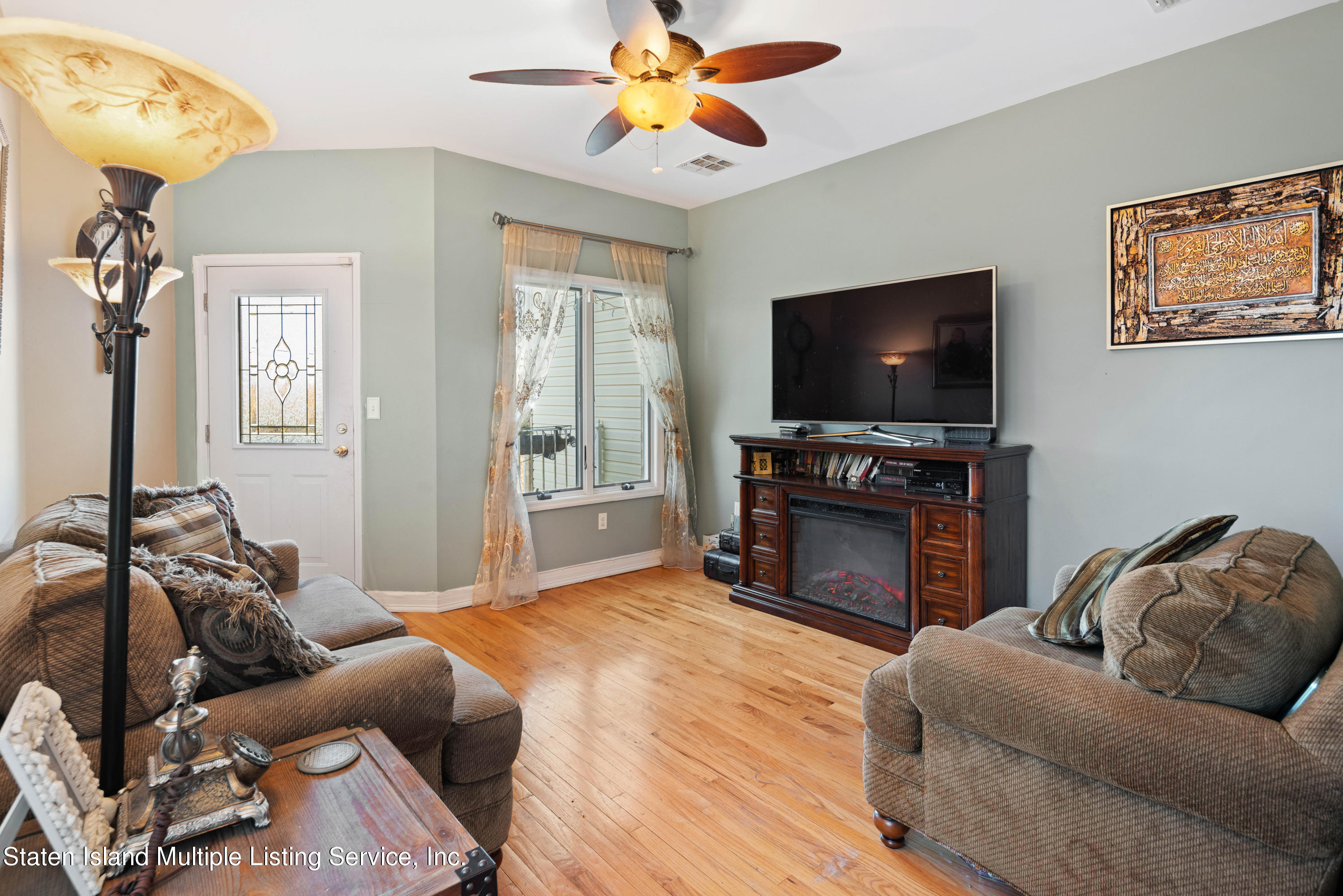 98 Brandis Avenue Staten Island, NY 10312 - Photo 7 of 36 DSC05762