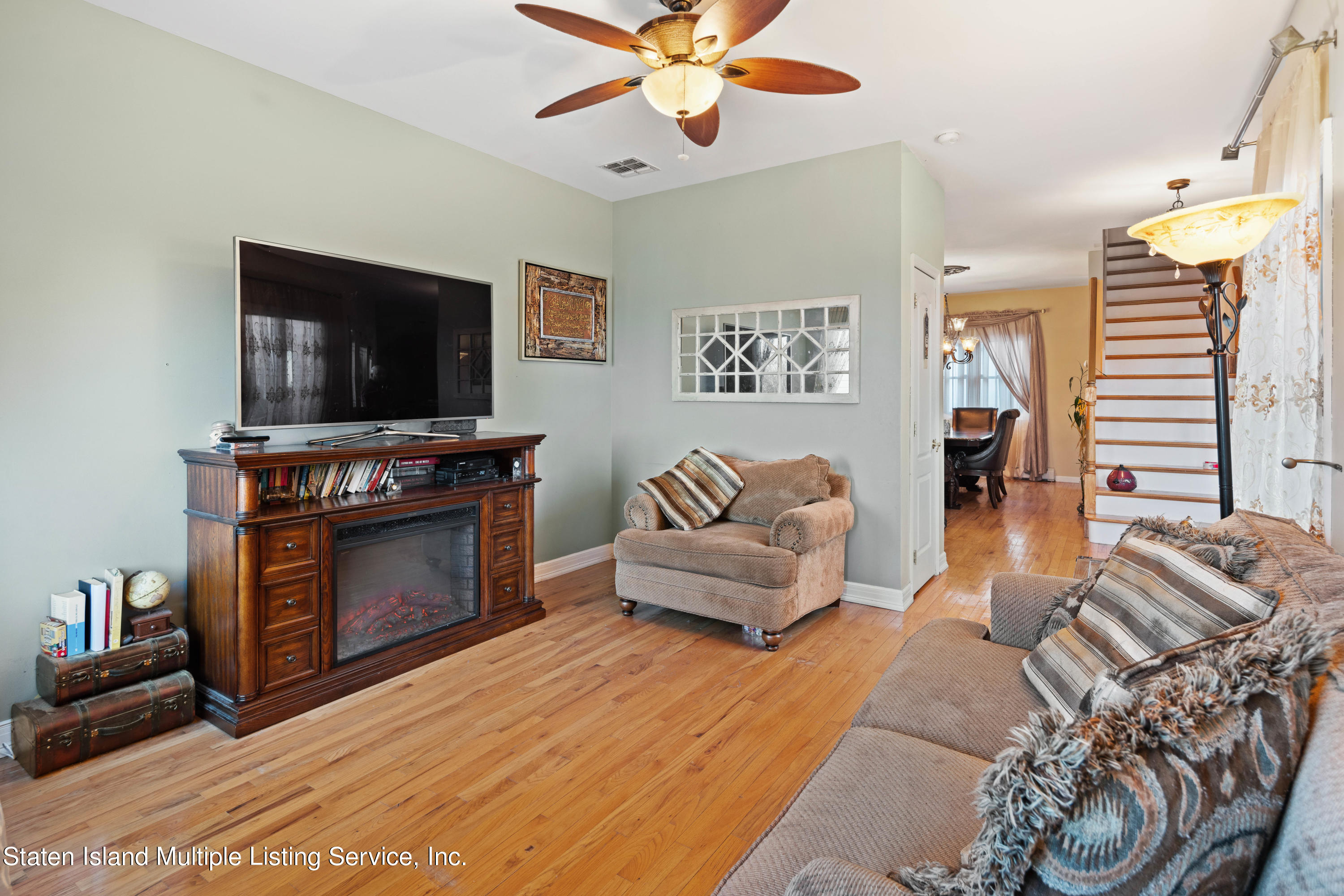 98 Brandis Avenue Staten Island, NY 10312 - Photo 8 of 36 DSC05768