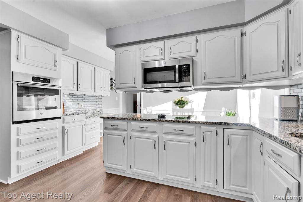 3261 Bathurst Avenue Rochester Hills, MI 48309 - Photo 8 of 35