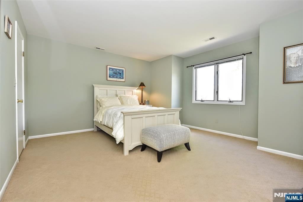 143 Fisher Road Mahwah, NJ 07430 - Photo 25 of 50