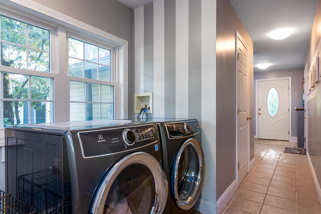 33 Forge Road North Kingstown, RI 02852 - Photo 20 of 34 Laundry Room