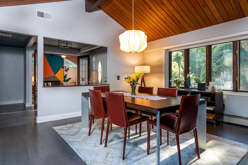 33 Forge Road North Kingstown, RI 02852 - Photo 9 of 34 Dining Room2