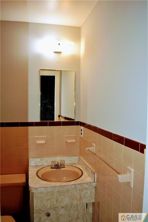 135 Fresh Ponds Road Monroe Township, NJ 08831 - Photo 16 of 20 Gallery Image 16