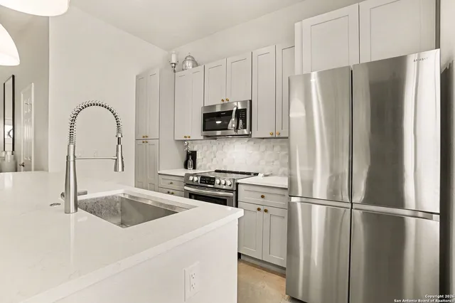 $360,000 | 1002 Morningside Drive, Unit 1, Terrell Hills, TX 78209