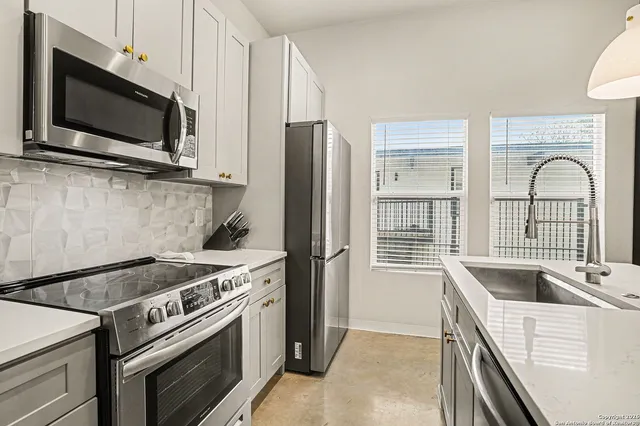 $360,000 | 1002 Morningside Drive, Unit 1, Terrell Hills, TX 78209