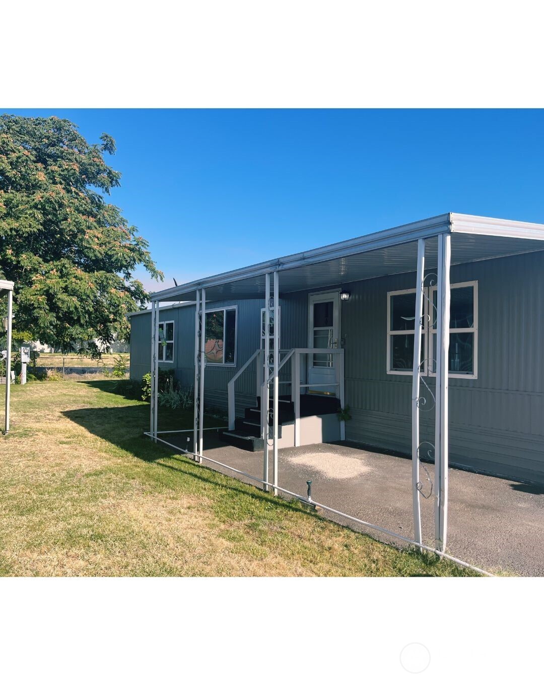 a house view with a outdoor space