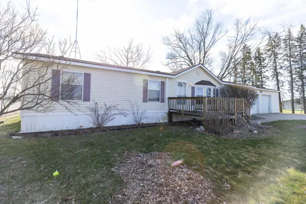 $215,000 | 2822 Olmstead Road, Muir, MI 48860