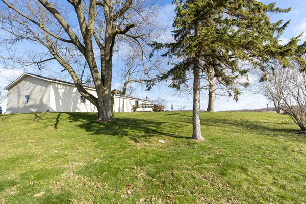 $215,000 | 2822 Olmstead Road, Muir, MI 48860