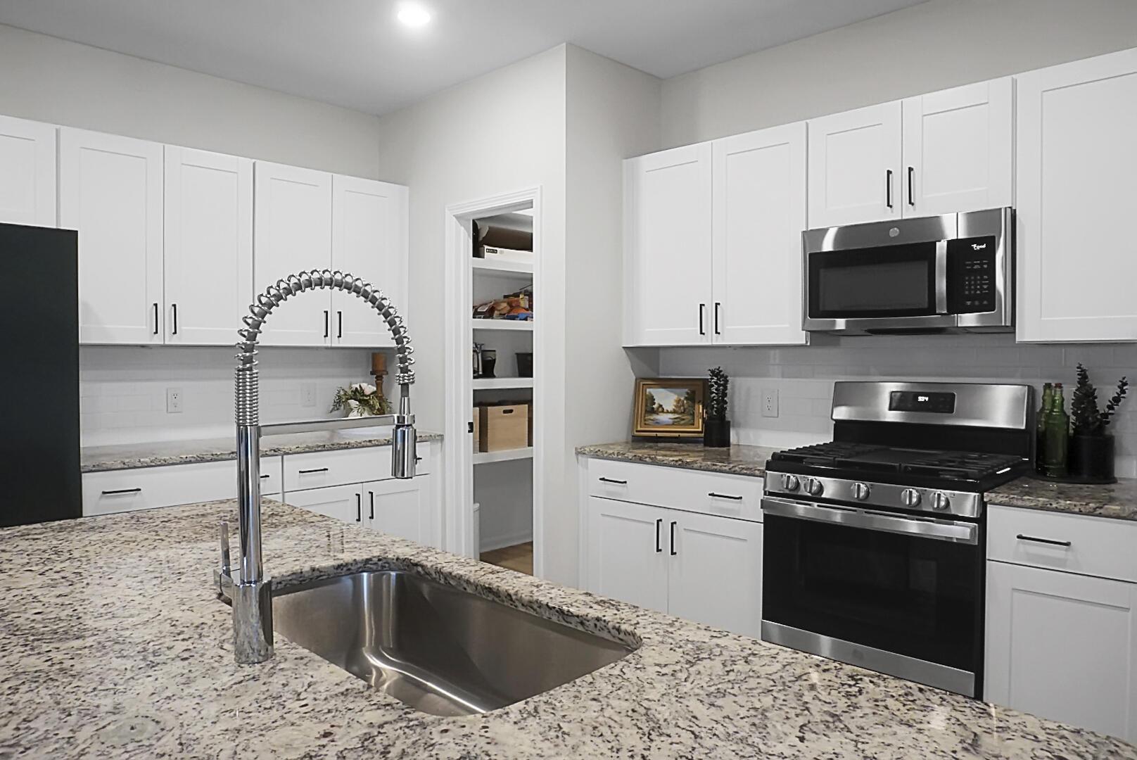 576 Spanish Wells Road Summerville, SC 29486 - Photo 10 of 49 DSC05818