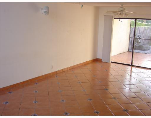 22345 Thousand Pines Lane, Unit 80C Boca Raton, FL 33428 - Photo 3 of 8 Living Room