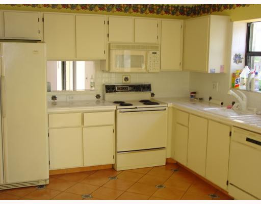 22345 Thousand Pines Lane, Unit 80C Boca Raton, FL 33428 - Photo 6 of 8 Kitchen
