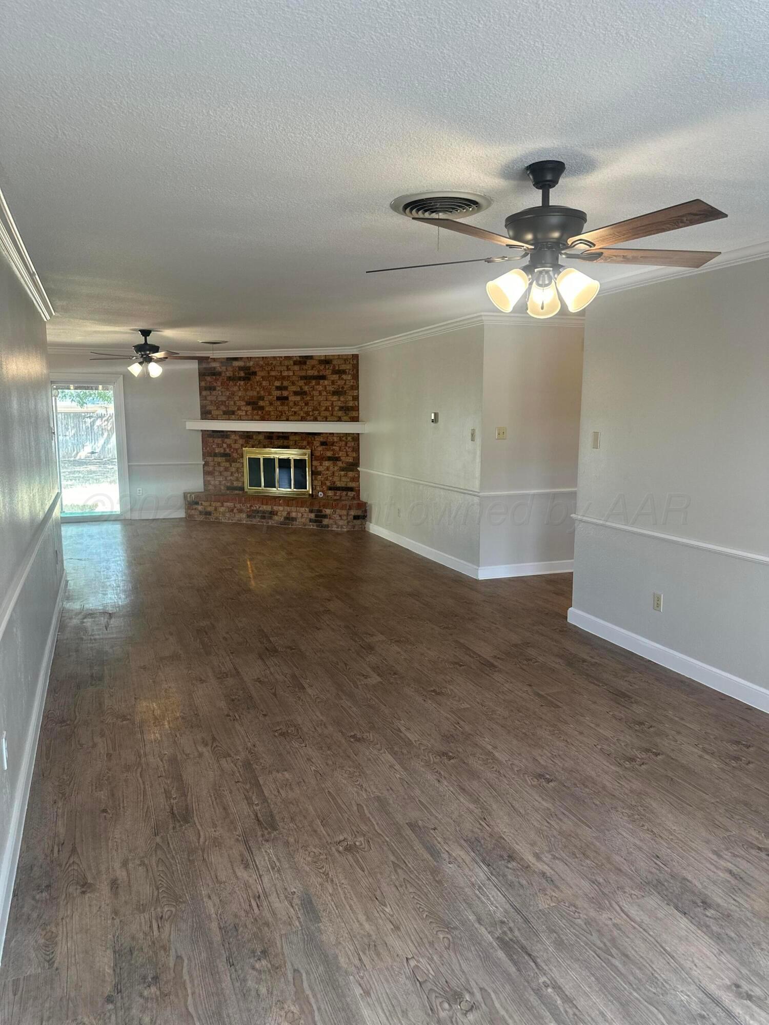 4803 Journey Street Amarillo, TX 79110 - Photo 4 of 15 Living/dining