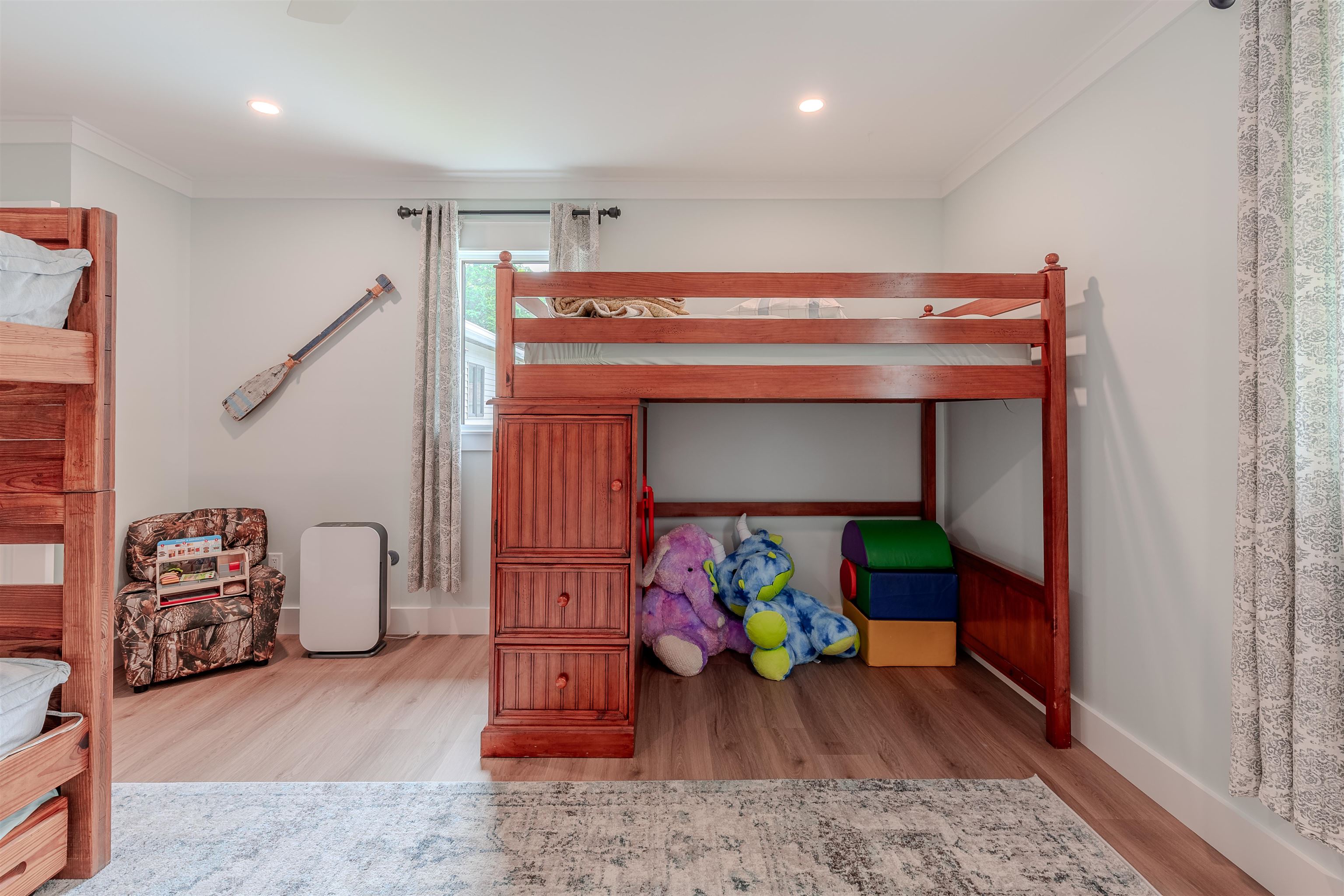 963 Tecumseh Road Erma, NJ 08204 - Photo 18 of 41 a children room with furniture and a window