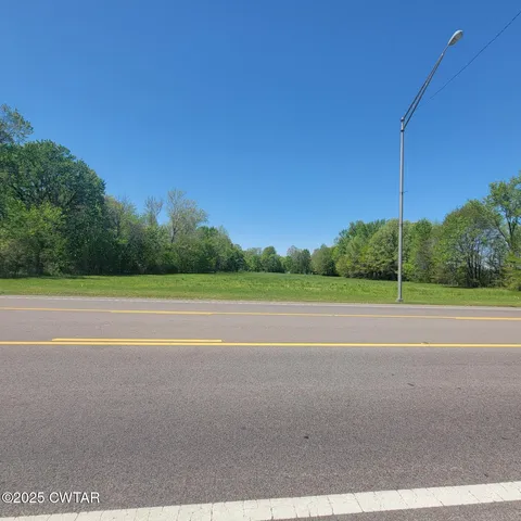 a view of a tennis court