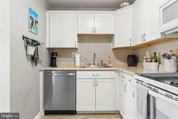 $198,000 | 740 Putnam Boulevard, Unit 21B, Wallingford, PA 19086