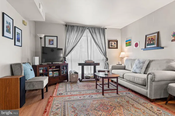 $198,000 | 740 Putnam Boulevard, Unit 21B, Wallingford, PA 19086