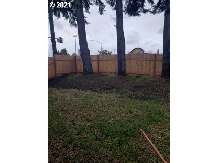938 North Cloverleaf Loop Springfield, OR 97477 - Photo 11 of 11
