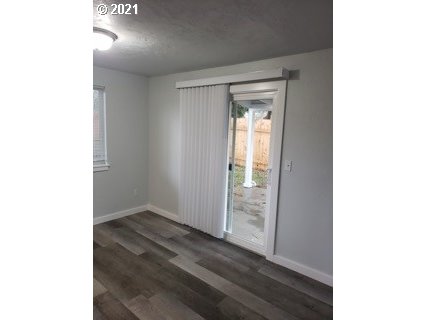 938 North Cloverleaf Loop Springfield, OR 97477 - Photo 10 of 11