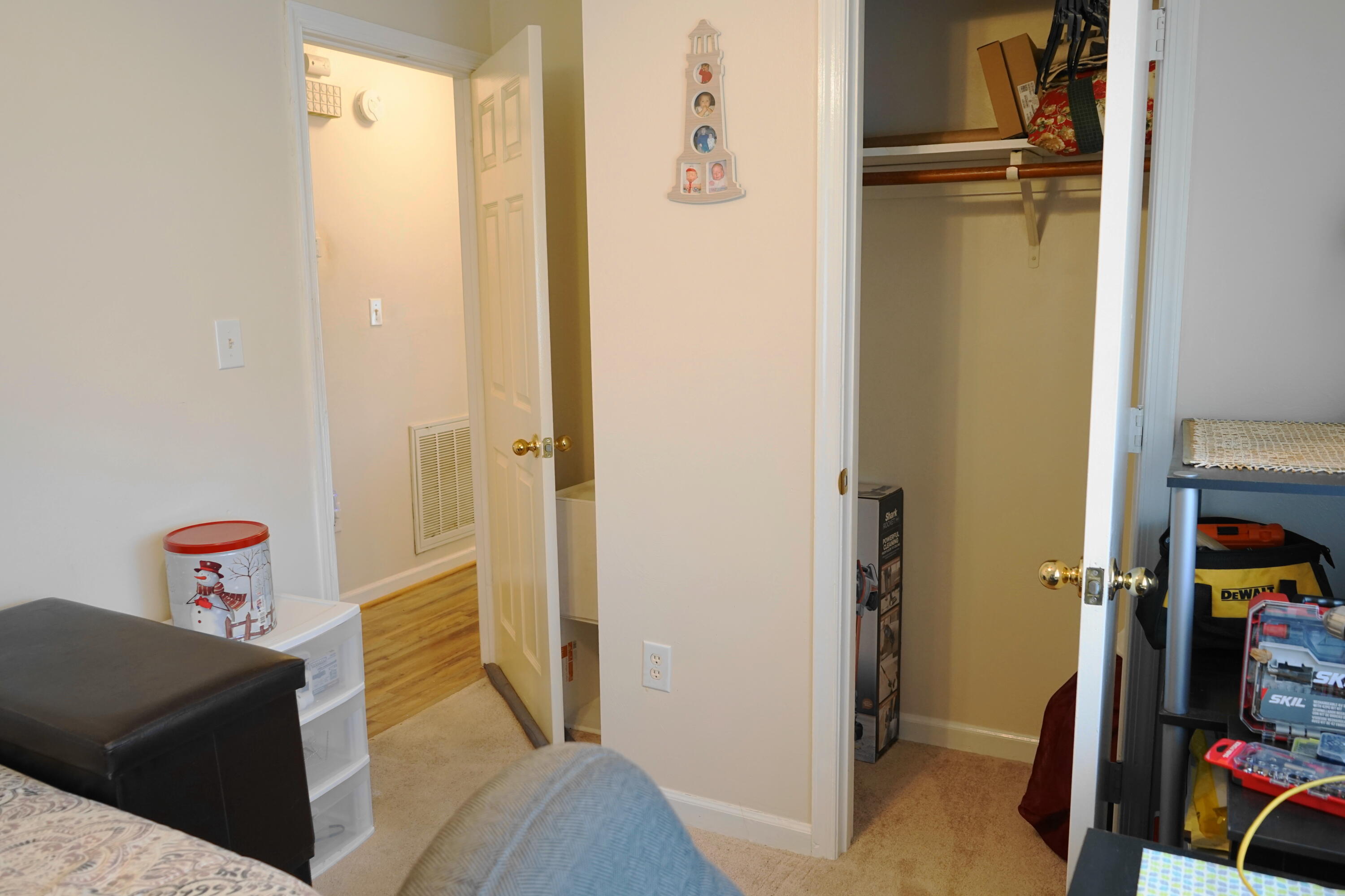 5320 Cove Road Roanoke, VA 24017 - Photo 21 of 30 a view of a bedroom from the hallway